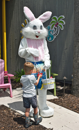 Easter Bunny at LuLu's_2022-2