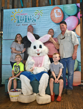 Easter Bunny at LuLu's_2022-3